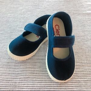 Cienta Kids Mary Jane Shoes